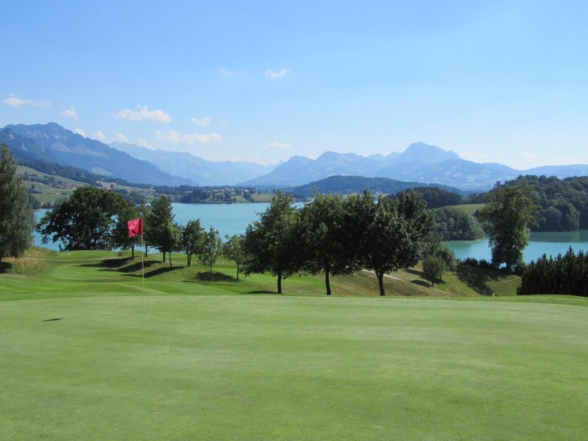 فندق Golf De La Gruyere Pont-la-Ville المظهر الخارجي الصورة